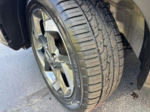 Shimmering Silver 2023 Hyundai VENUE SEL