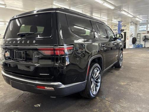 2022 Jeep Wagoneer Series III