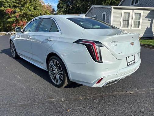 2022 Cadillac CT4 Premium Luxury