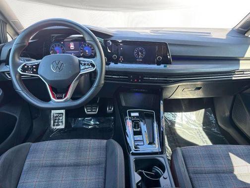 Mythos Black Metallic 2024 Volkswagen Golf GTI 2.0T S