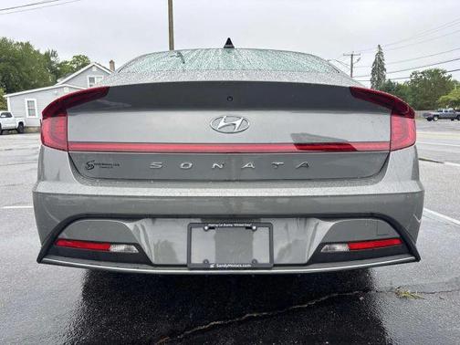 2022 Hyundai SONATA SE