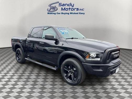Diamond Black 2022 RAM 1500 Classic SLT