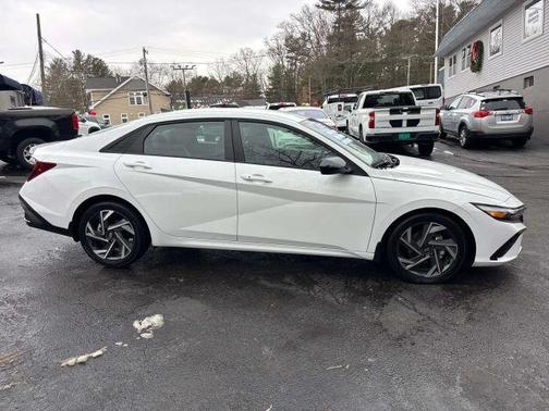 2025 Hyundai ELANTRA SEL Sport