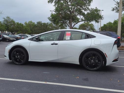 2025 Toyota Prius LE