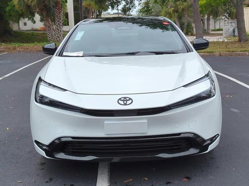2025 Toyota Prius LE