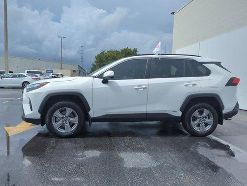 2024 Toyota RAV4 Hybrid XLE