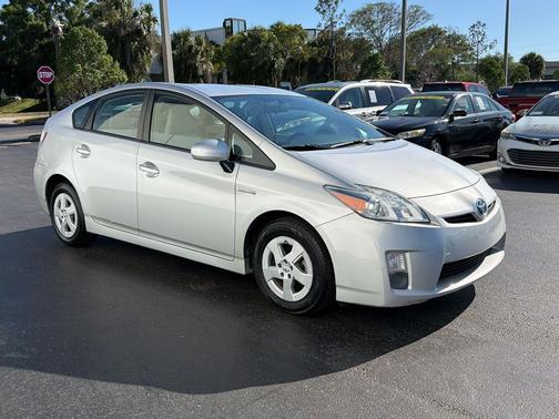 Classic Silver Metallic 2010 Toyota Prius III