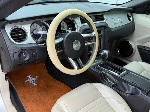 2010 Ford Mustang Base