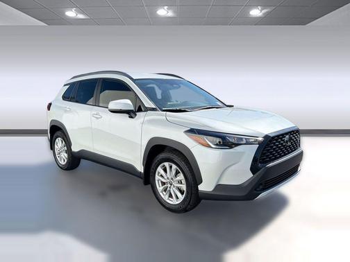 Wind Chill Pearl 2024 Toyota Corolla Cross LE