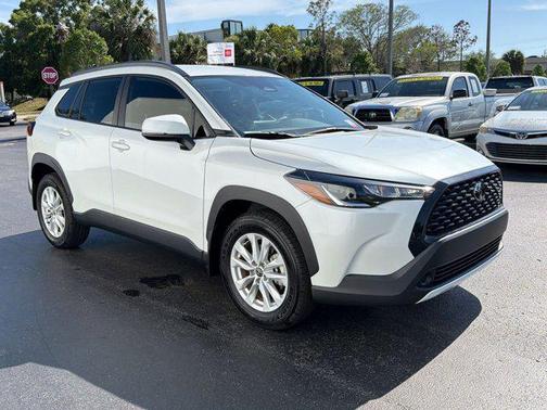 Wind Chill Pearl 2024 Toyota Corolla Cross LE