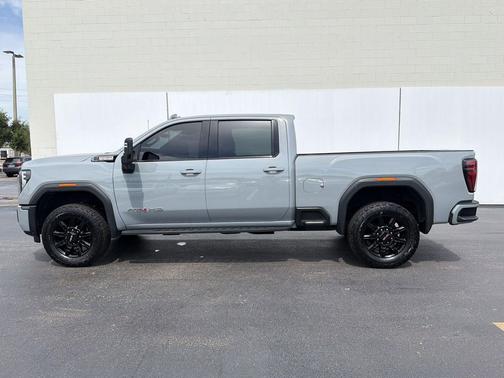Thunderstorm Gray 2024 GMC Sierra 2500 AT4