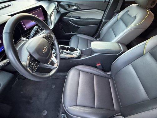 Sterling Gray Metallic 2024 Chevrolet Trax FWD ACTIV