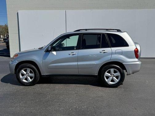 2004 Toyota RAV4 Base