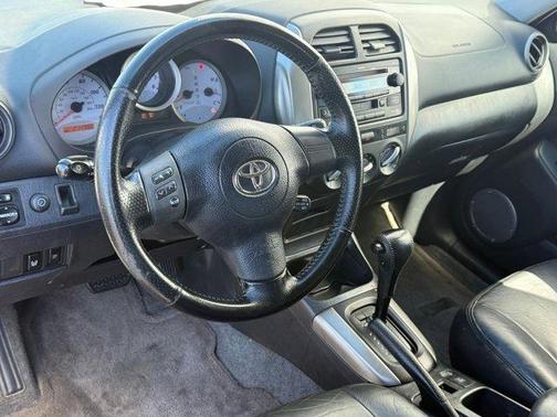 2004 Toyota RAV4 Base