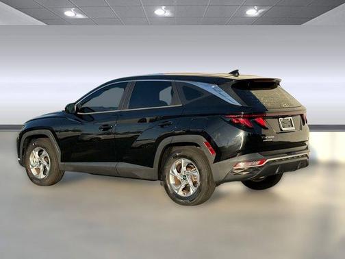 2022 Hyundai TUCSON SE