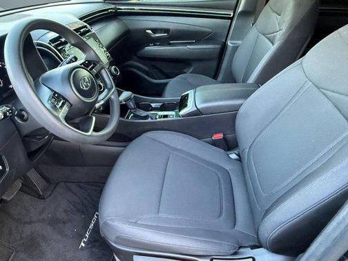 2022 Hyundai TUCSON SE