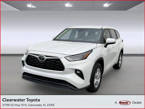 2023 Toyota Highlander LE