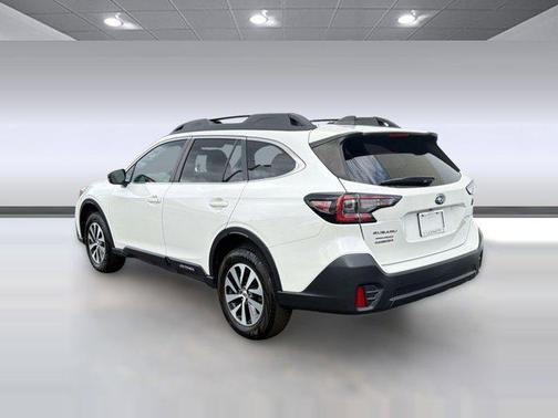 Crystal White Pearl 2022 Subaru Outback Base