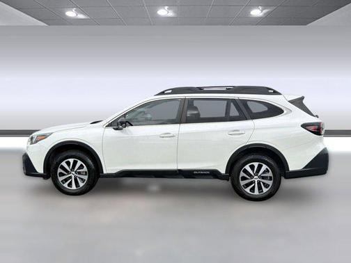 Crystal White Pearl 2022 Subaru Outback Base