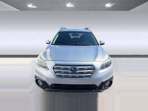 Ice Silver Metallic 2017 Subaru Outback 2.5i Premium