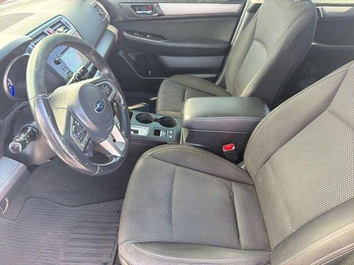 Ice Silver Metallic 2017 Subaru Outback 2.5i Premium