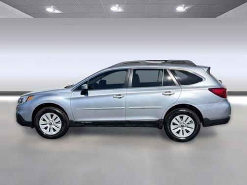 Ice Silver Metallic 2017 Subaru Outback 2.5i Premium