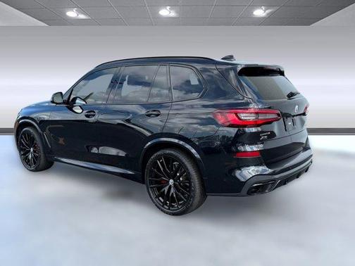 2022 BMW X5 M50i