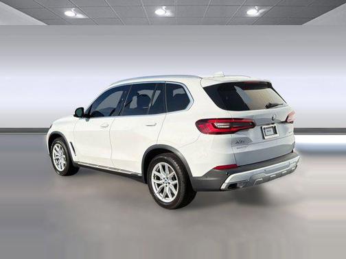 White 2023 BMW X5 xDrive40i