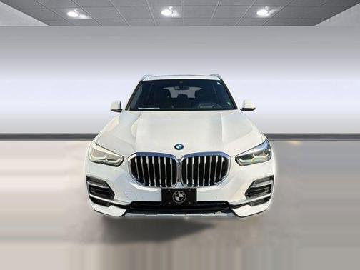 White 2023 BMW X5 xDrive40i