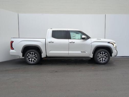 2025 Toyota Tundra Hybrid 1794 Edition