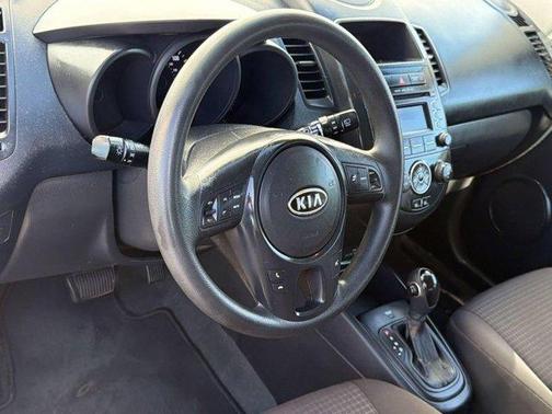 Alien 2012 Kia Soul Base