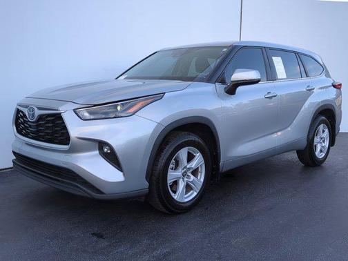 2023 Toyota Highlander LE