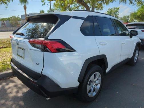 2021 Toyota RAV4 LE