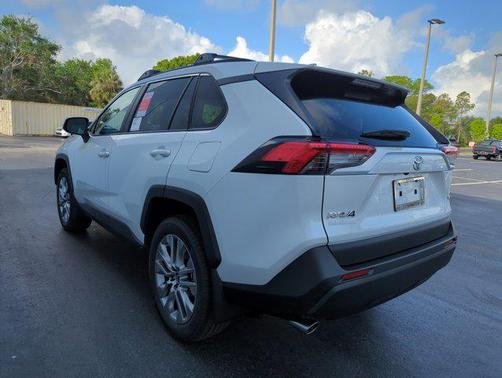 2025 Toyota RAV4 XLE Premium