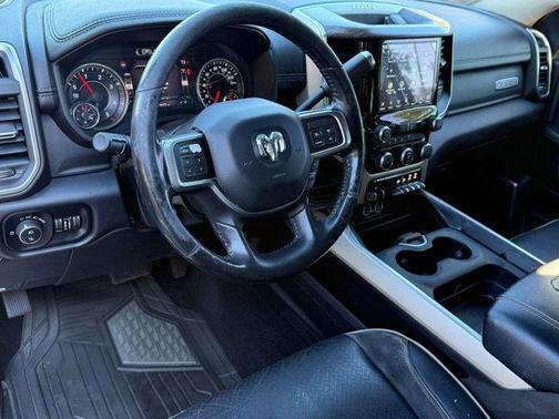 2019 RAM 3500 Laramie Crew Cab 4x2 8' Box