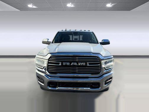 2019 RAM 3500 Laramie Crew Cab 4x2 8' Box