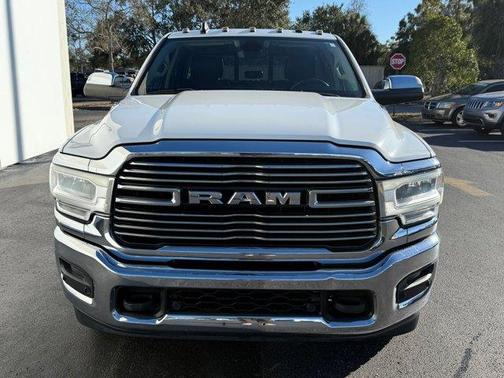 2019 RAM 3500 Laramie Crew Cab 4x2 8' Box