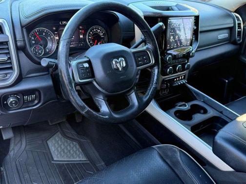 2019 RAM 3500 Laramie Crew Cab 4x2 8' Box