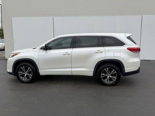 2017 Toyota Highlander LE