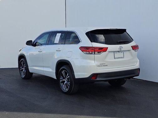 2017 Toyota Highlander LE