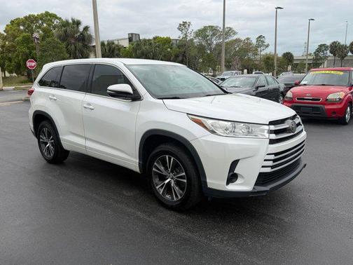 2017 Toyota Highlander LE