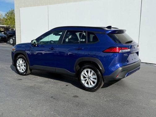 2025 Toyota Corolla Cross LE