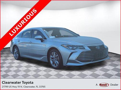 2019 Toyota Avalon Hybrid XLE