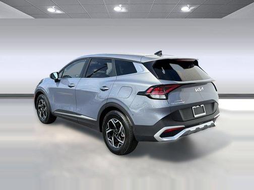 Everlasting Silver 2025 Kia Sportage LX
