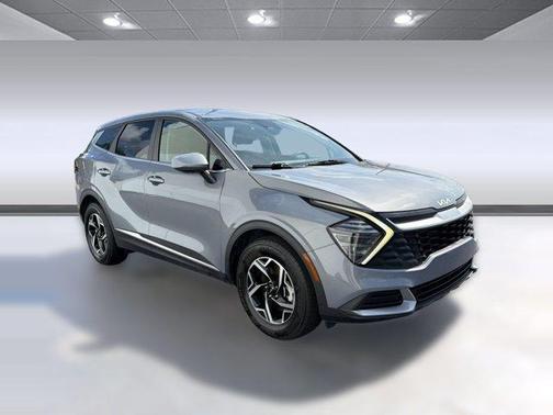Everlasting Silver 2025 Kia Sportage LX