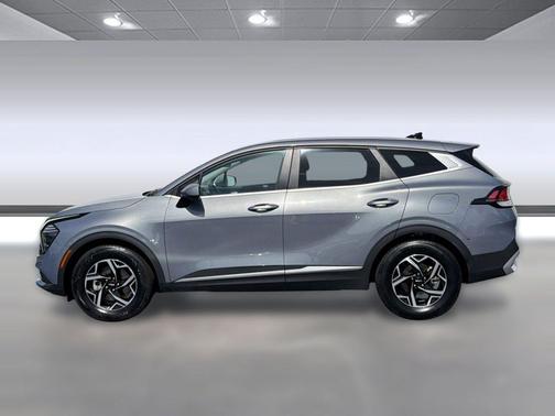 Everlasting Silver 2025 Kia Sportage LX