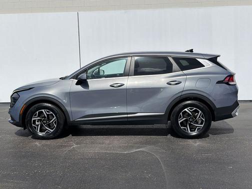 Everlasting Silver 2025 Kia Sportage LX