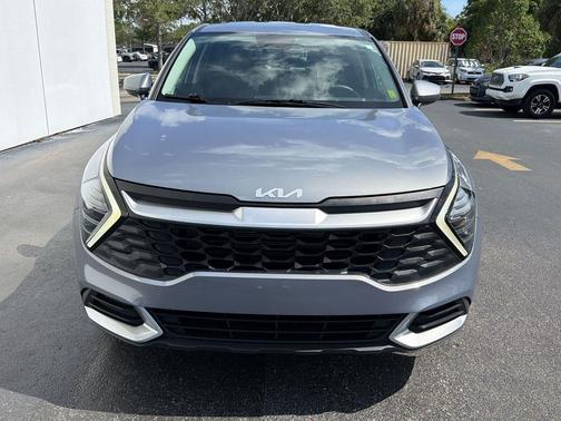 Everlasting Silver 2025 Kia Sportage LX