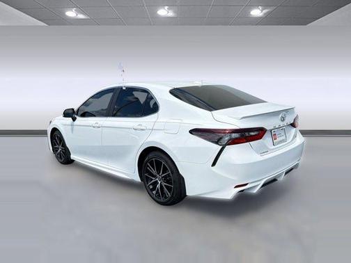 Super White 2021 Toyota Camry SE