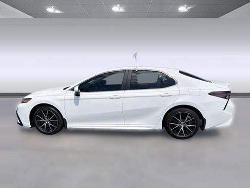 Super White 2021 Toyota Camry SE